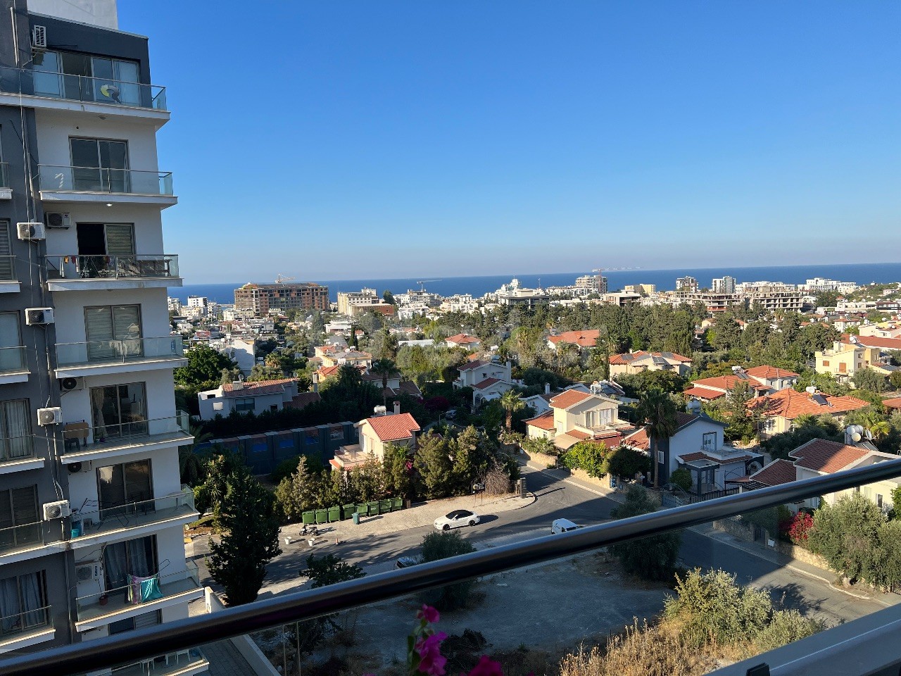 PRIVATGEBAUTE DUPLEX-PENTHOUSE-WOHNUNG IN DOĞANKÖY IN EINEM PRESTIGIÖSEN KOMPLEX