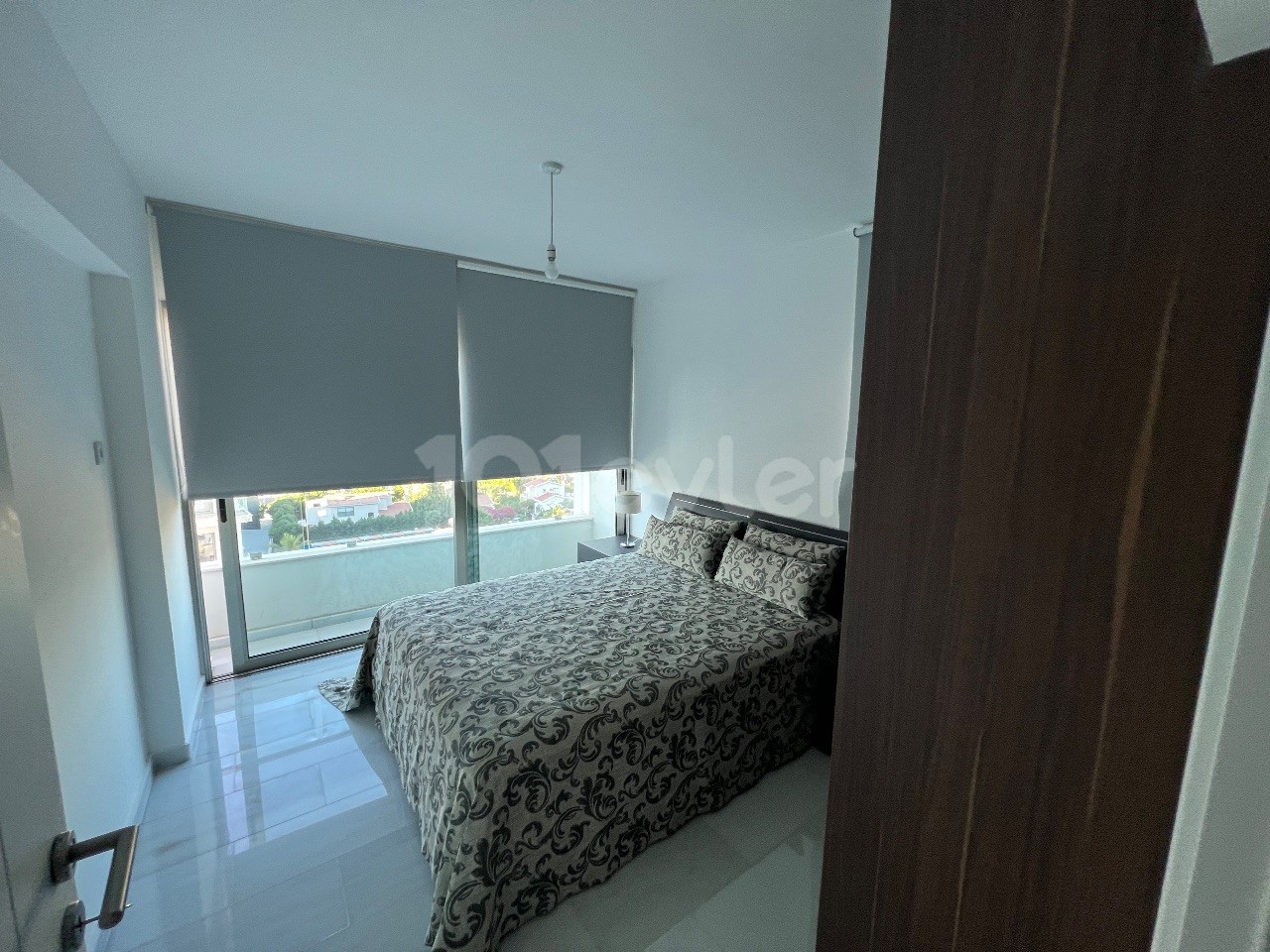 PRIVATGEBAUTE DUPLEX-PENTHOUSE-WOHNUNG IN DOĞANKÖY IN EINEM PRESTIGIÖSEN KOMPLEX