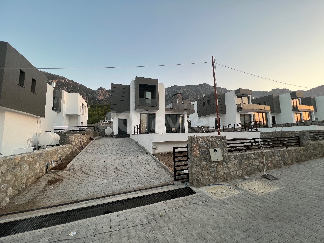 SUPER LUXURY VILLAS WITH UNOBSTRUCTED SEA AND MOUNTAIN VIEWS IN KARMI 