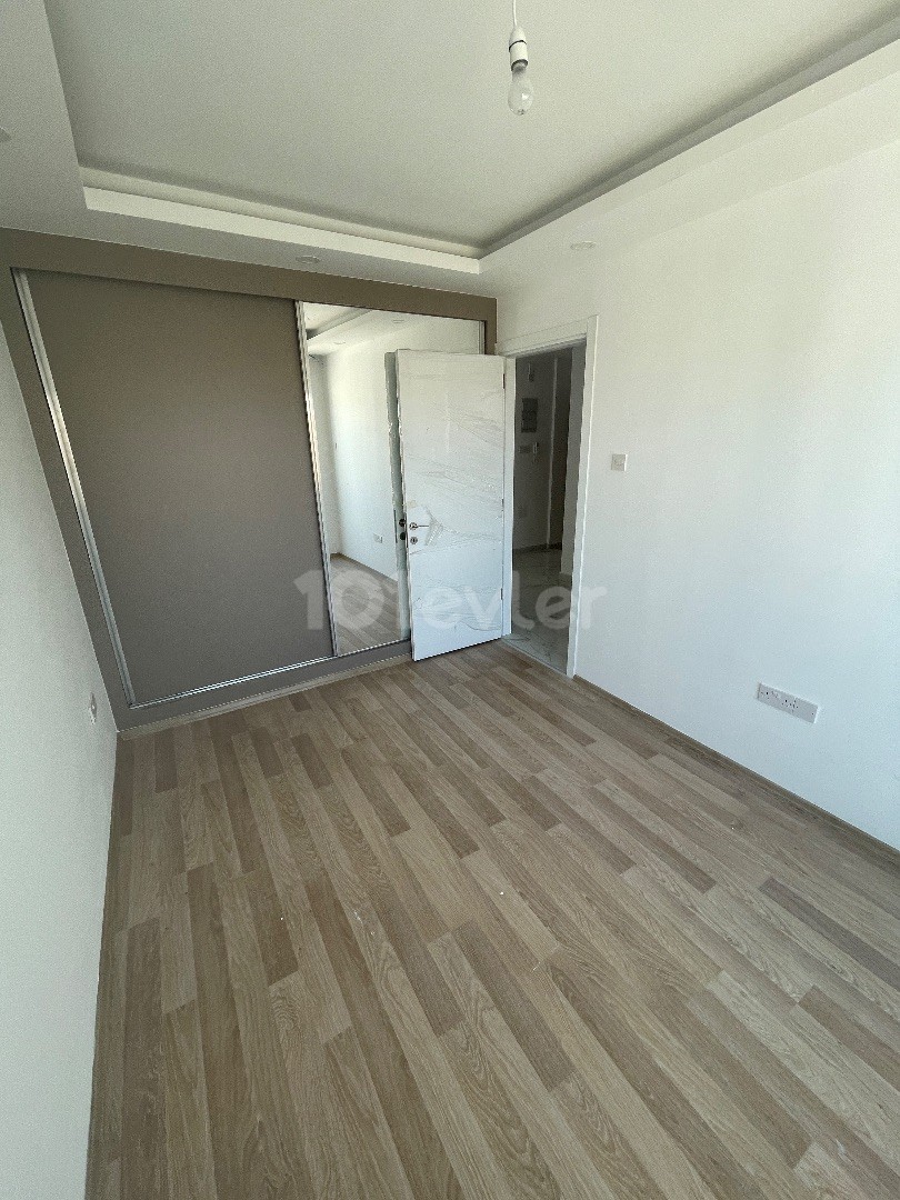 ALSANCAK SATILIK DAİRE ÜÇ YATAK ODALI YENİ DAİRE