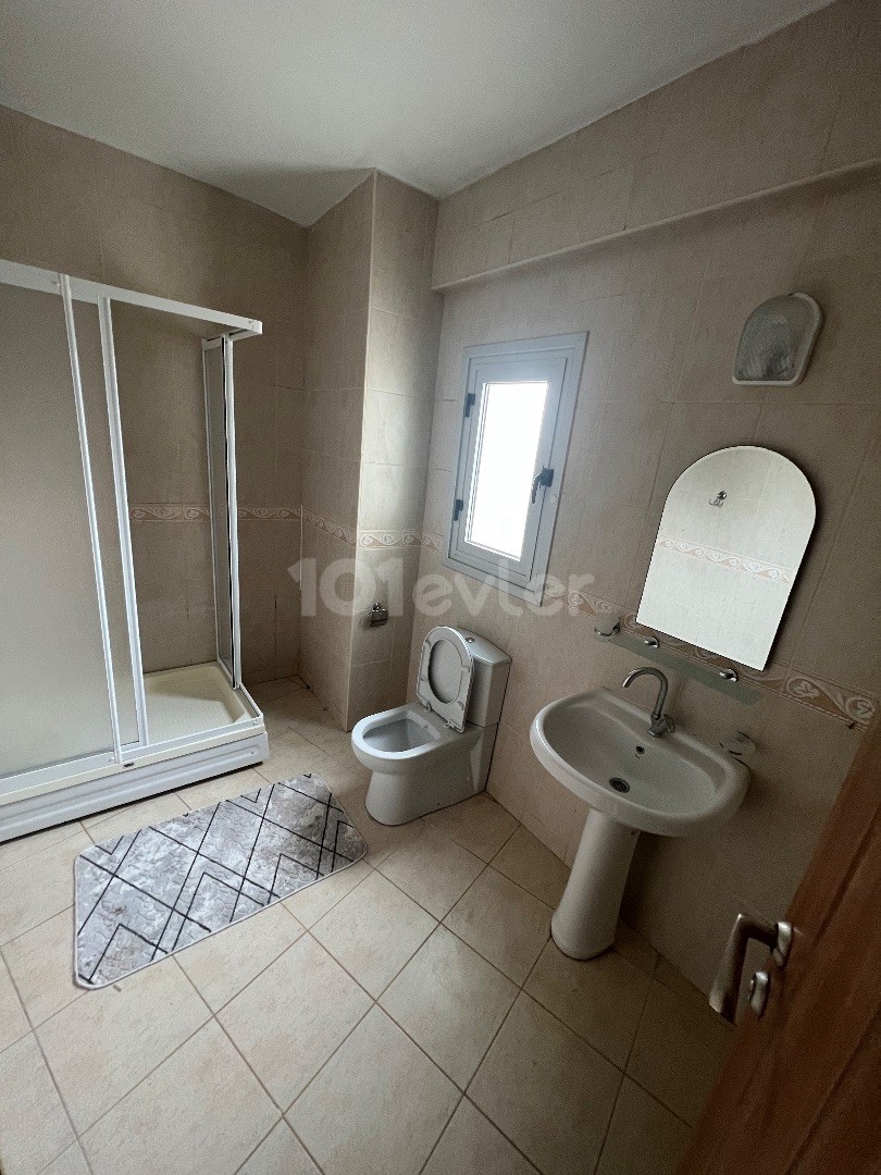 GİRNE MERKEZDE FUL EŞYALI 2+1 DAİRE