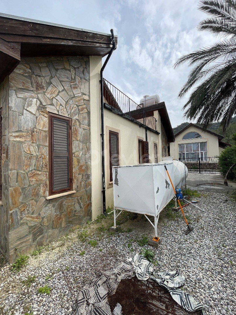 Detached houses for sale in Karşıyaka