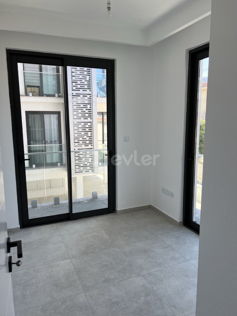 GİRNE MERKEZ SIFIR 2+1 DAİRE 