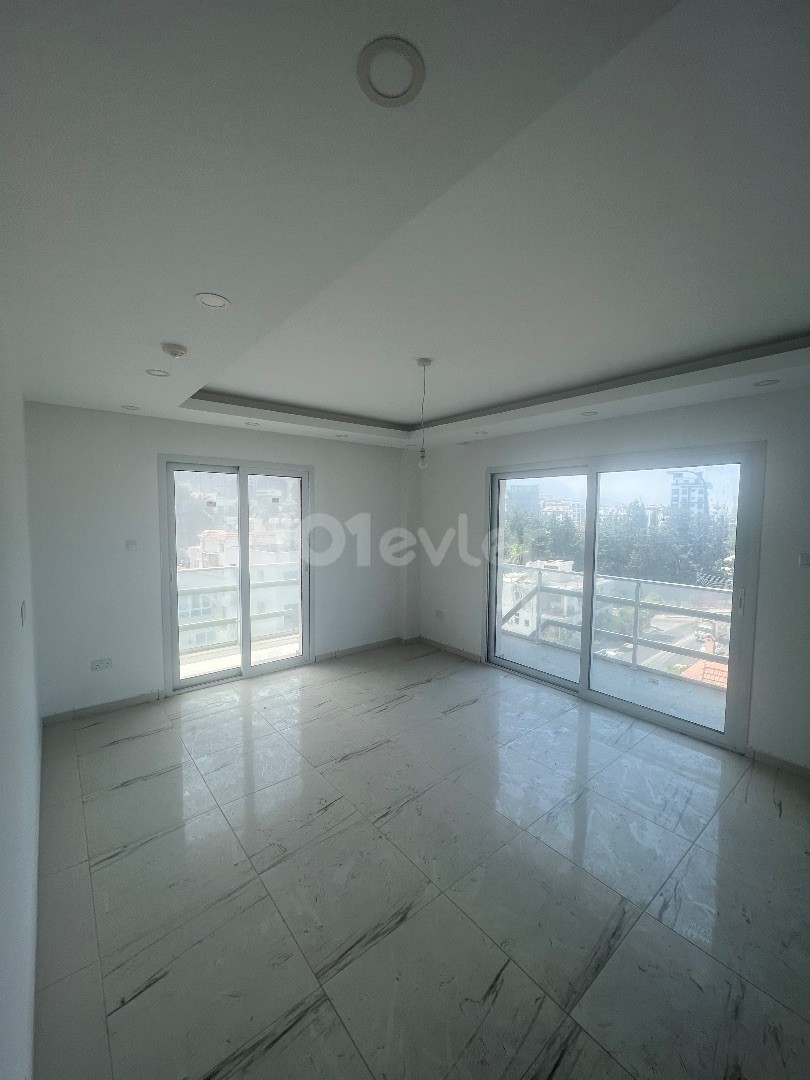 3+1 LUXURIOUS FLAT WITH MOUNTAIN AND SEA VIEW IN KYRENIA CENTER