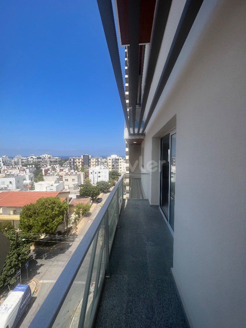 3+1 LUXURIOUS FLAT WITH MOUNTAIN AND SEA VIEW IN KYRENIA CENTER