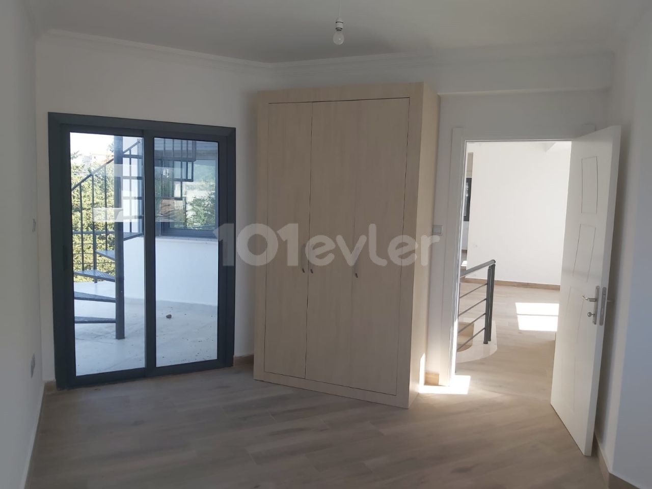 Villa 4+1 For Sale in Alsancak