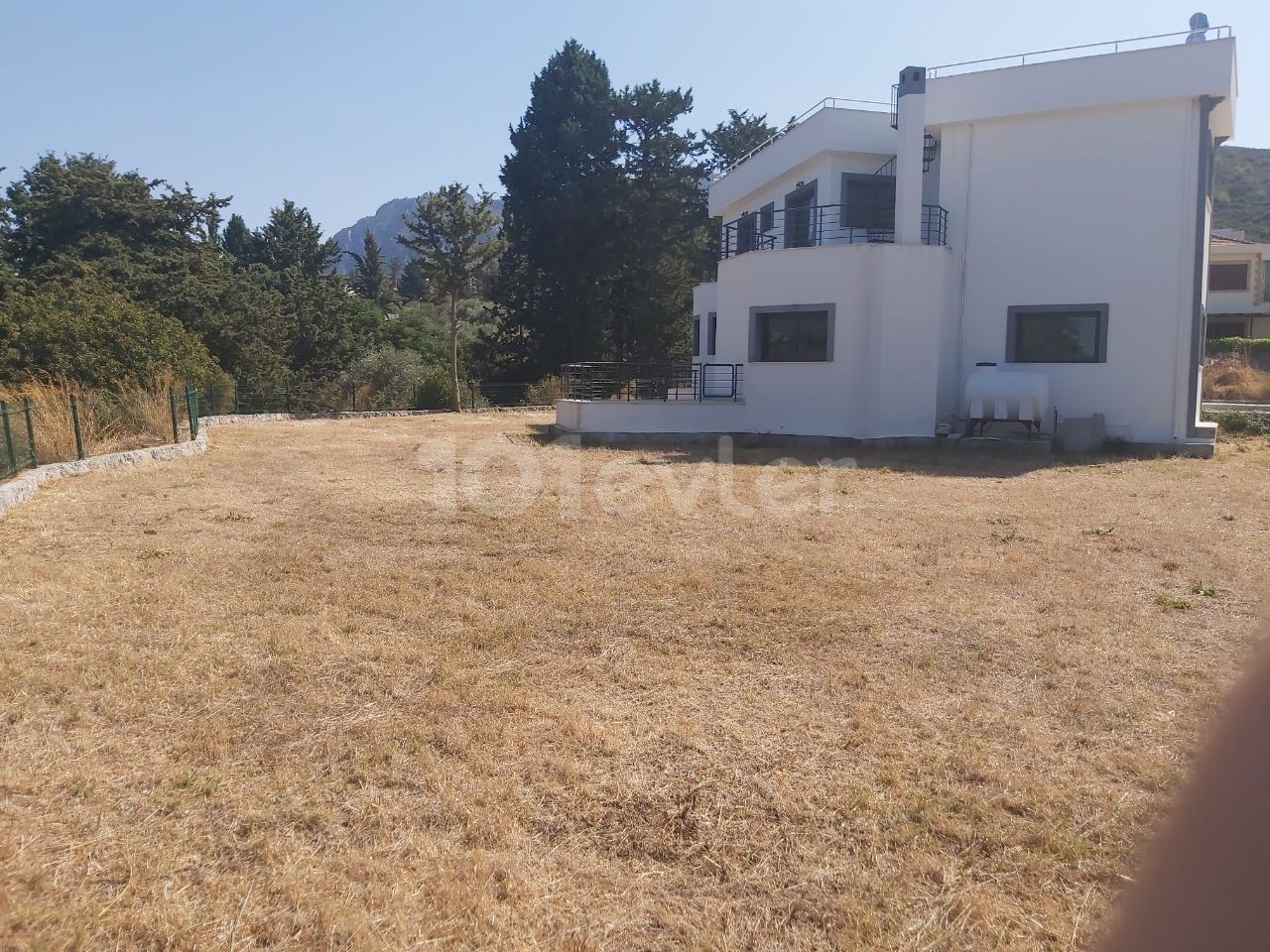 Villa 4+1 For Sale in Alsancak