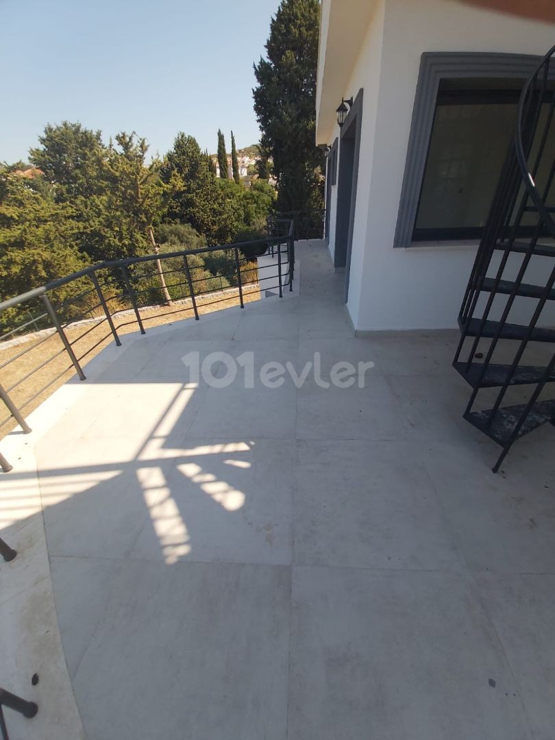 Villa 4+1 zum Verkauf in Alsancak