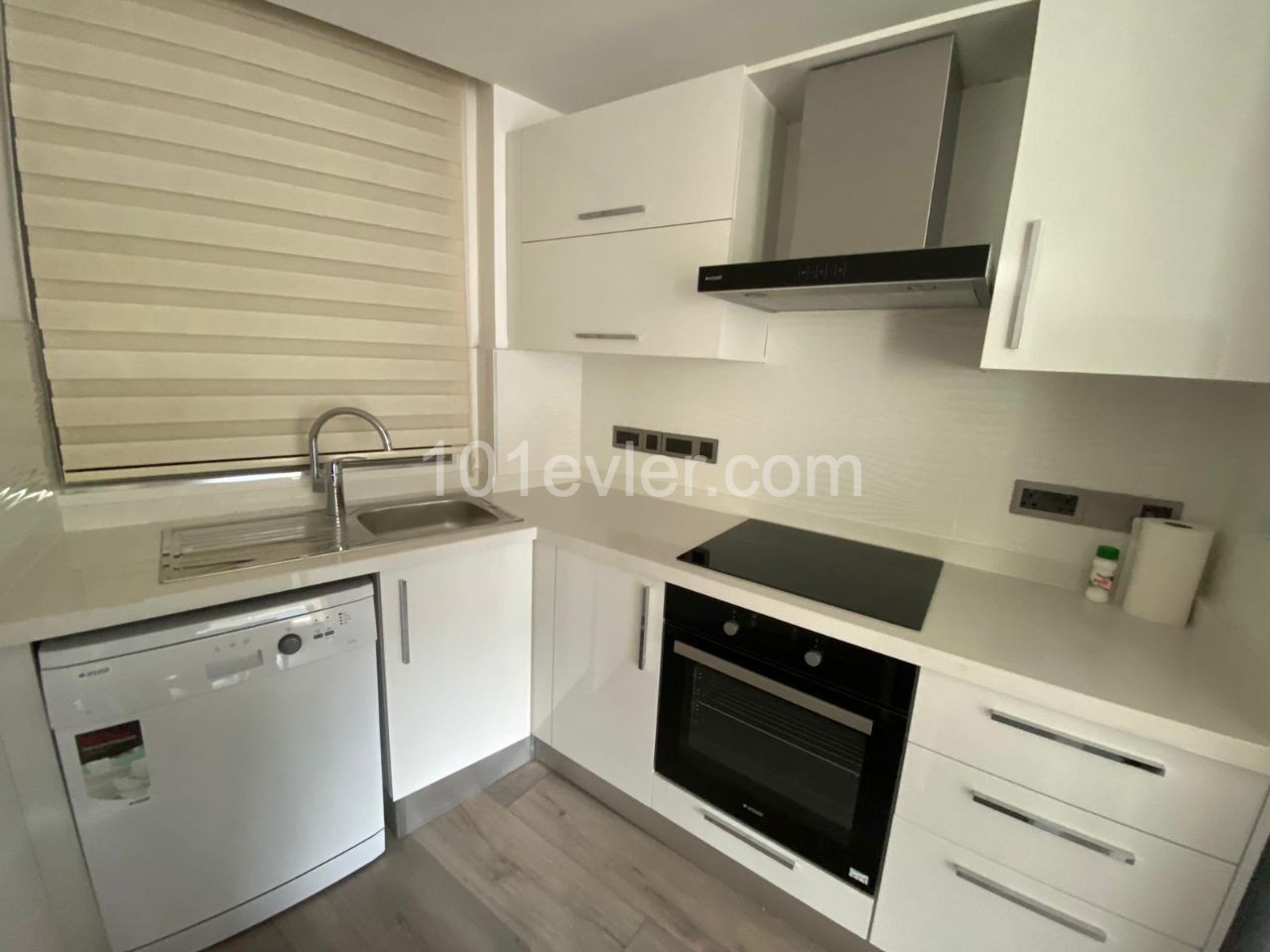 Flat For Sale in Yukarı Girne, Kyrenia