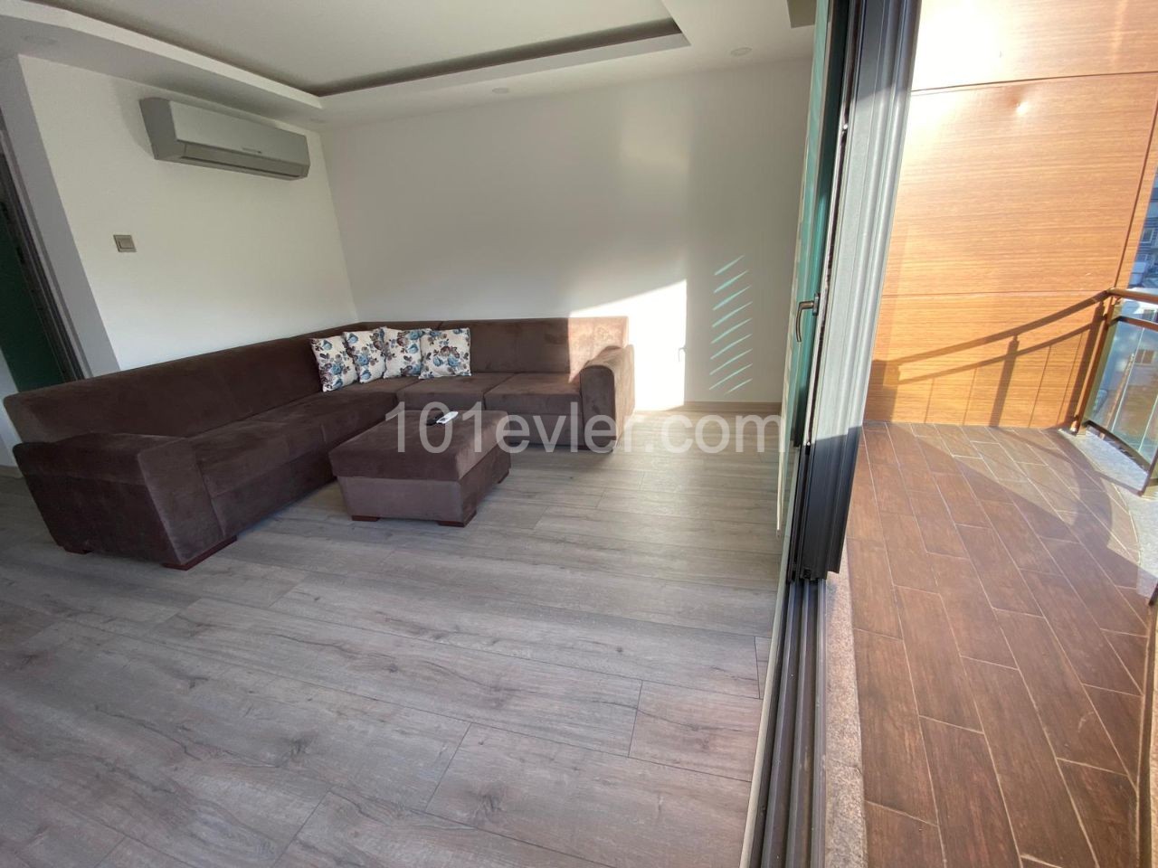 Flat For Sale in Yukarı Girne, Kyrenia