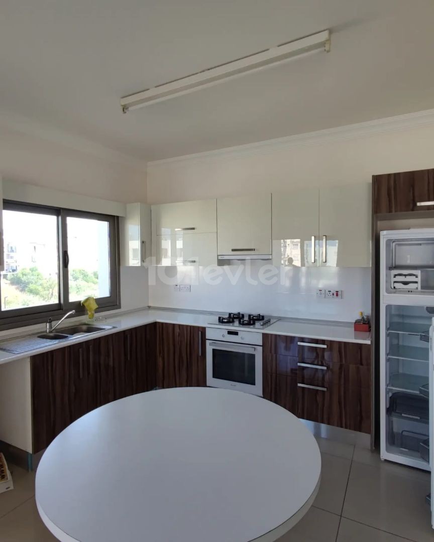 Kyrenia Kashgar 3 + 1 Apartment for Sale ** 