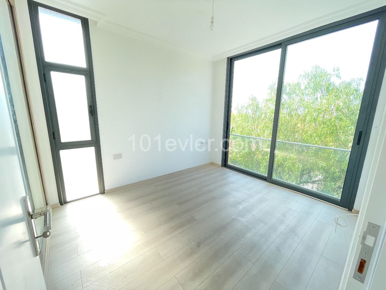 Flat For Sale in Alsancak, Kyrenia