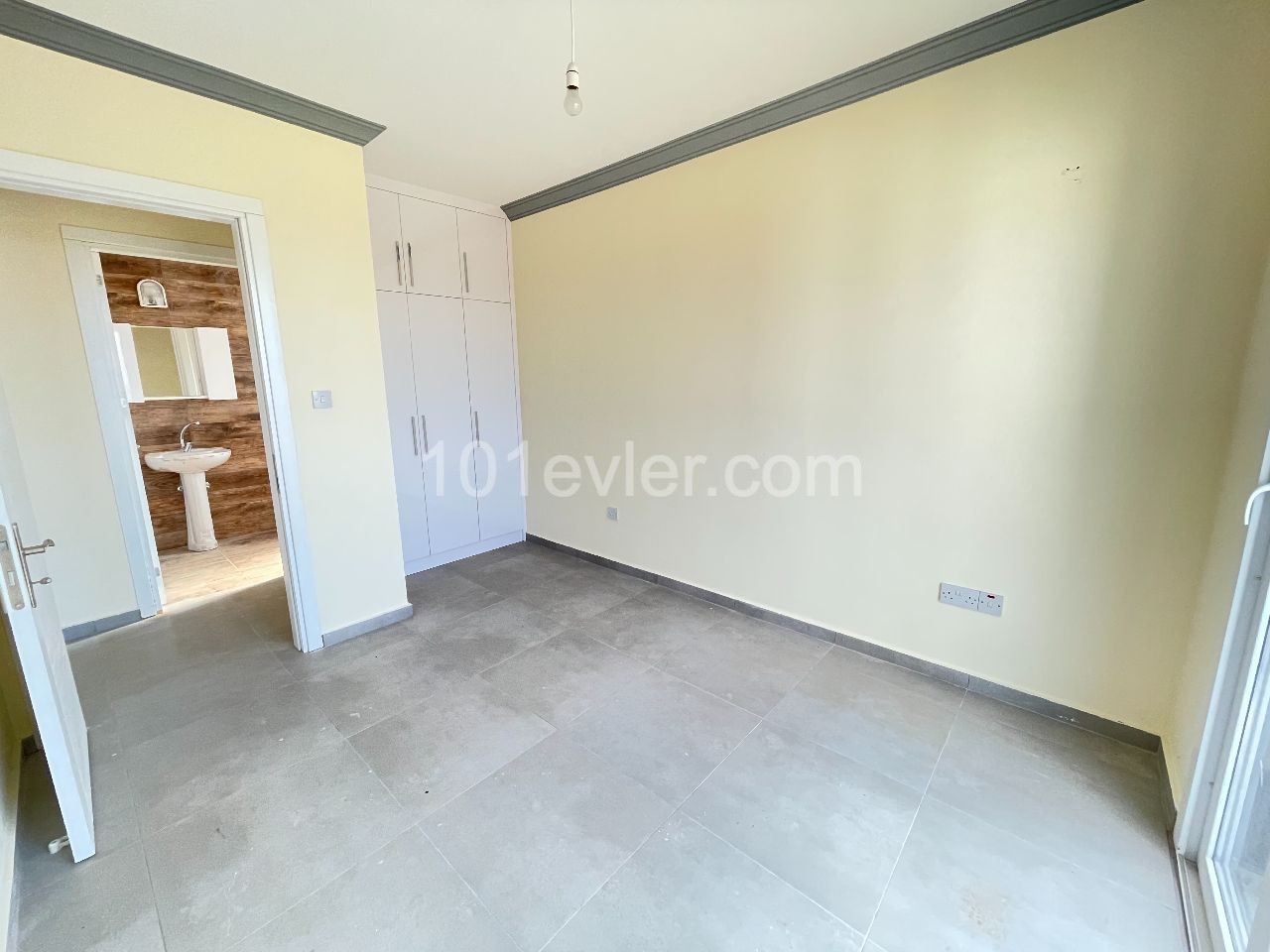 2+1 APARTMENT FOR SALE IN ALSANCAK DISTRICT OF KYRENIA, CYPRUS ** 