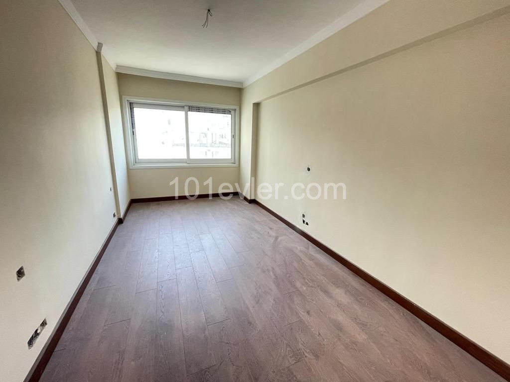 3+1 FLAT FOR SALE IN CYPRUS GIRNE CENTER ** 