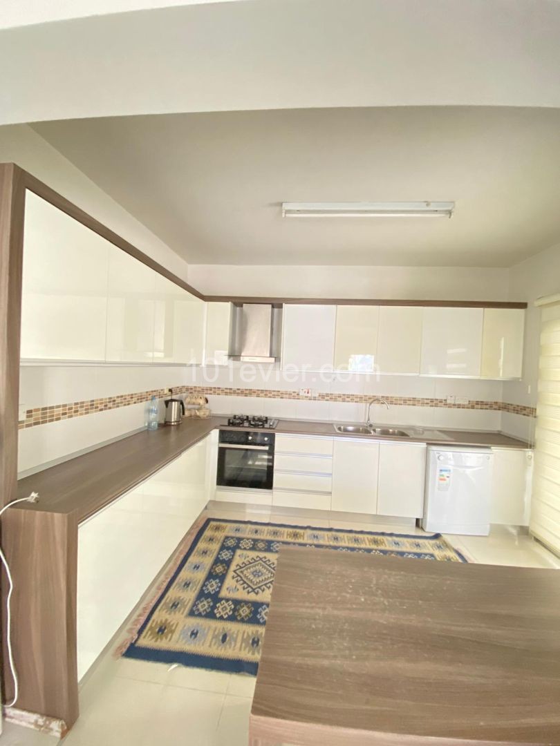 Flat To Rent in Girne Merkez, Kyrenia