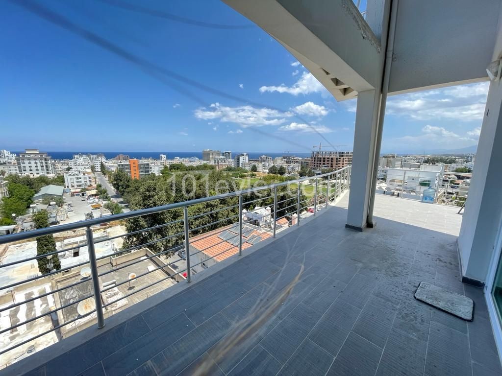 2 + 1 PENTHOUSE ZU VERMIETEN IN ZYPERN KYRENIA ZENTRUM ** 