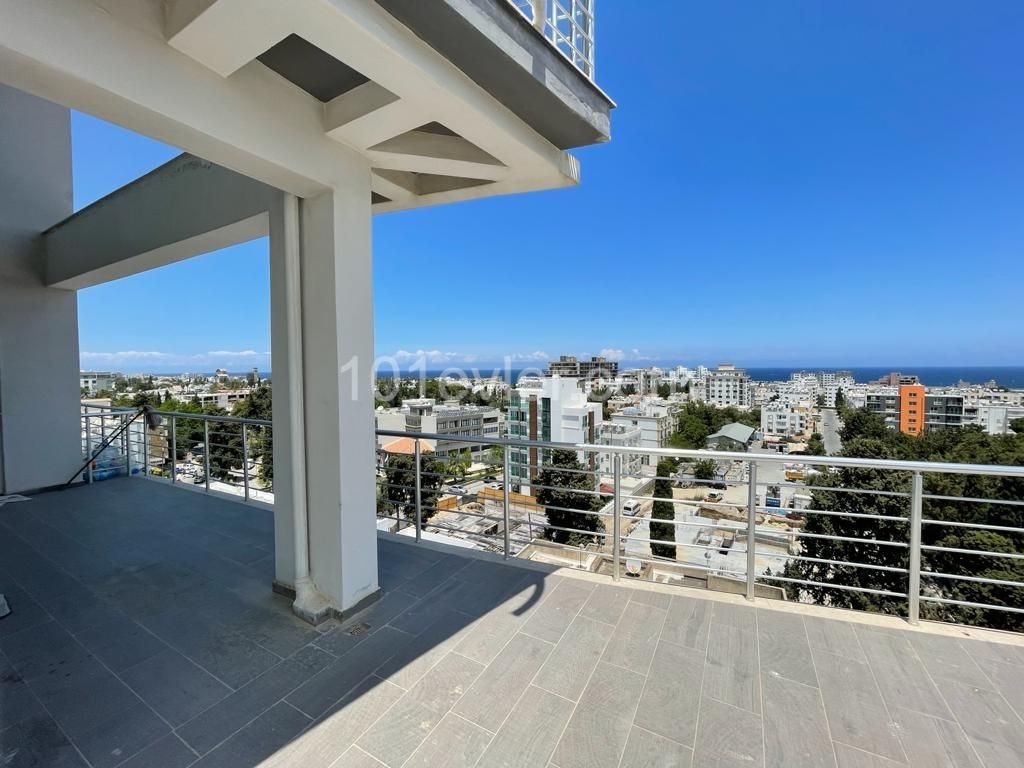 2 + 1 PENTHOUSE ZU VERMIETEN IN ZYPERN KYRENIA ZENTRUM ** 