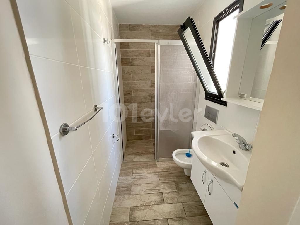 1+1 WOHNUNG ZU VERMIETEN IN ZYPERN KYRENIA ZENTRUM ** 