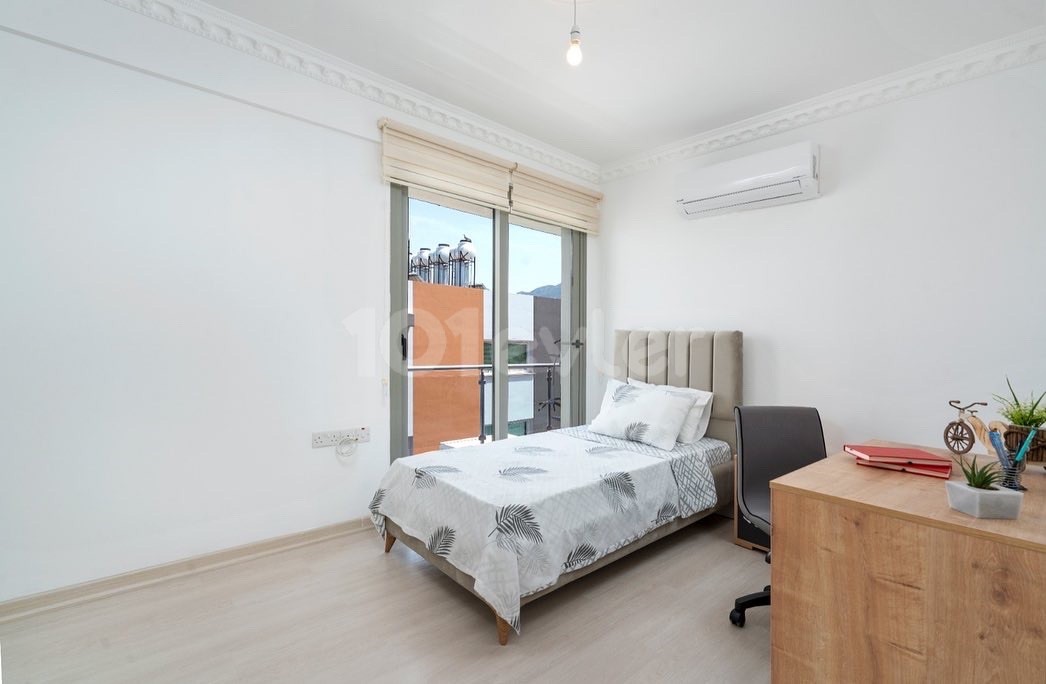 KIBRIS GİRNE MERKEZDE LÜKS 2+1 SATILIK PENTHOUSE 