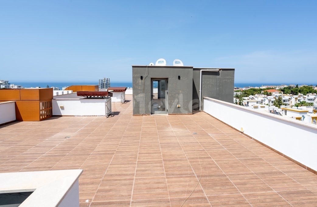 LUXUS 2 + 1 PENTHOUSE ZU VERMIETEN IN ZYPERN KYRENIA ZENTRUM ** 