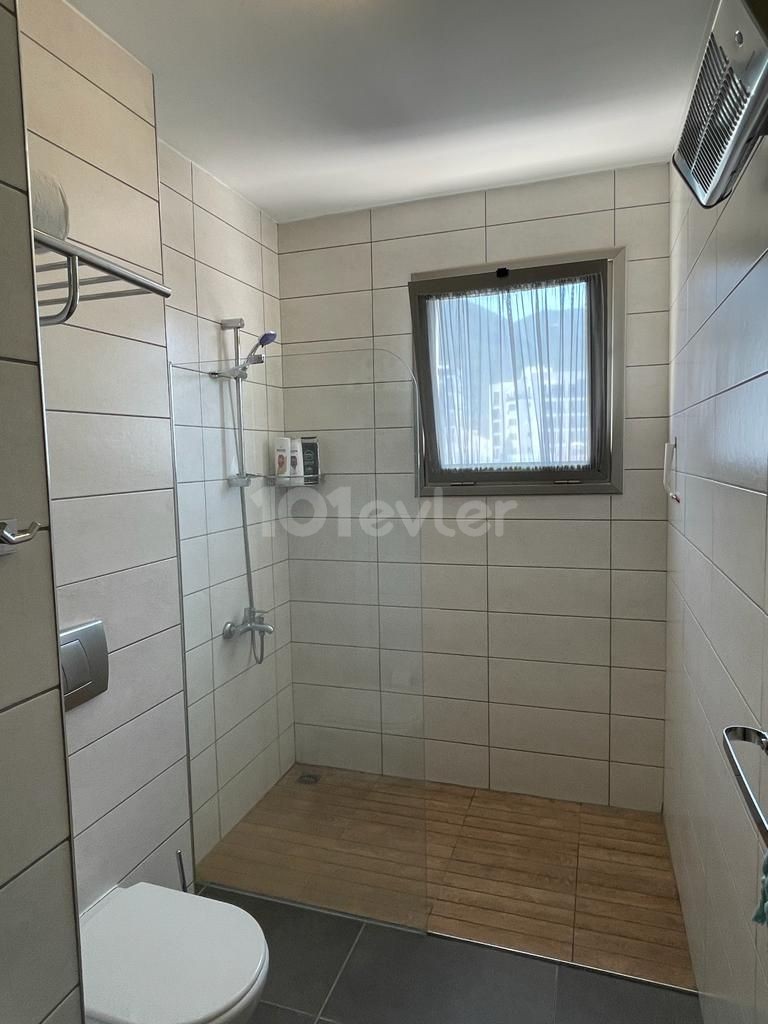 3 + 1 PENTHOUSE ZU VERKAUFEN IN ZYPERN KYRENIA ZENTRUM ** 