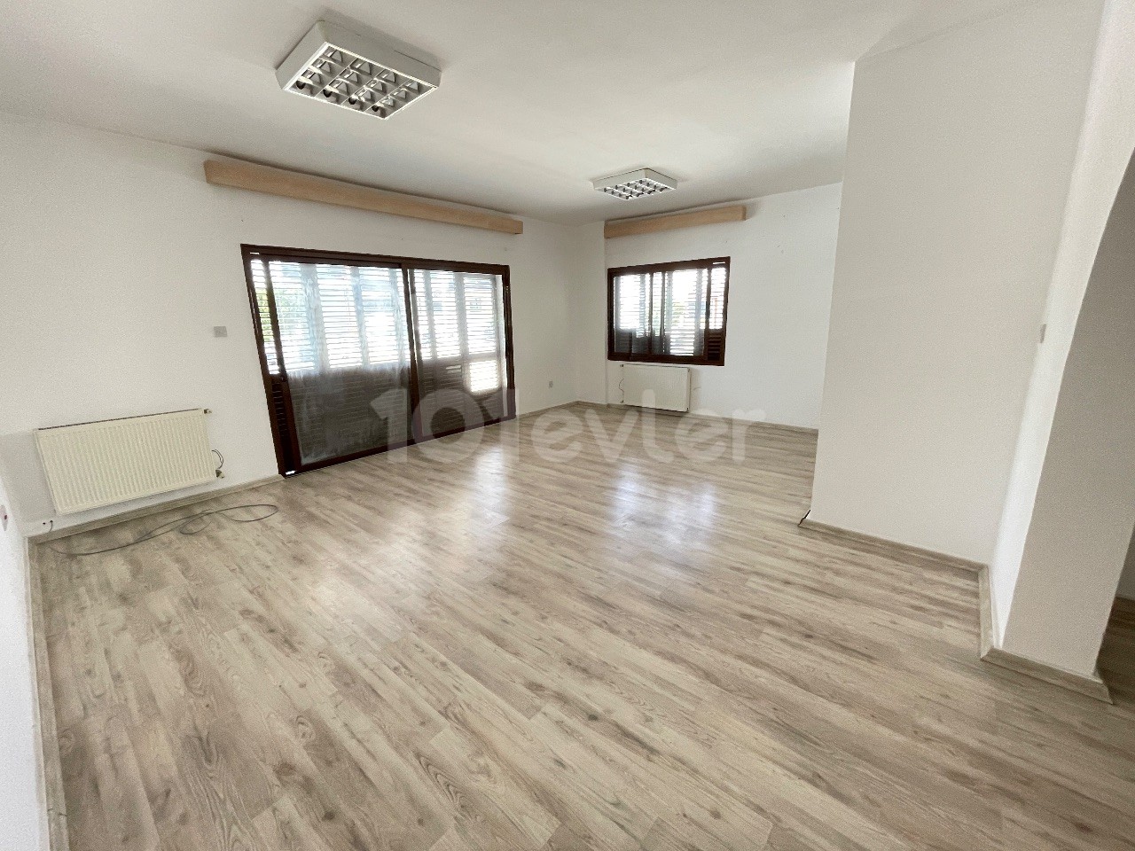 CYPRUS KYRENIA 3 + 1 RENTAL OFFICE IN THE CENTER ** 