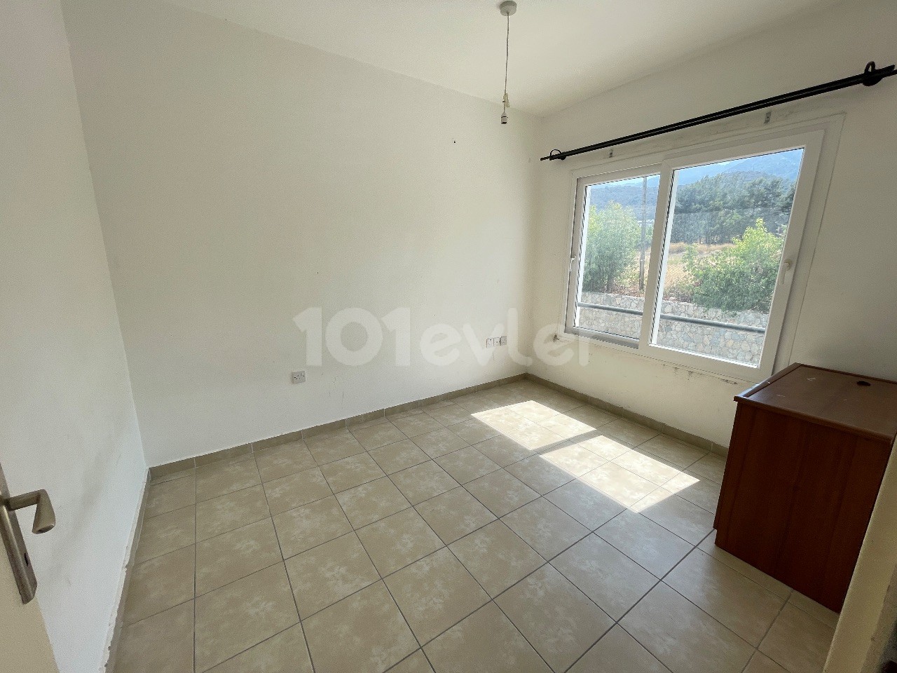 KIBRIS GİRNE ALSANCAK BÖLGESİNDE 2+1 SARILIK DAİRE