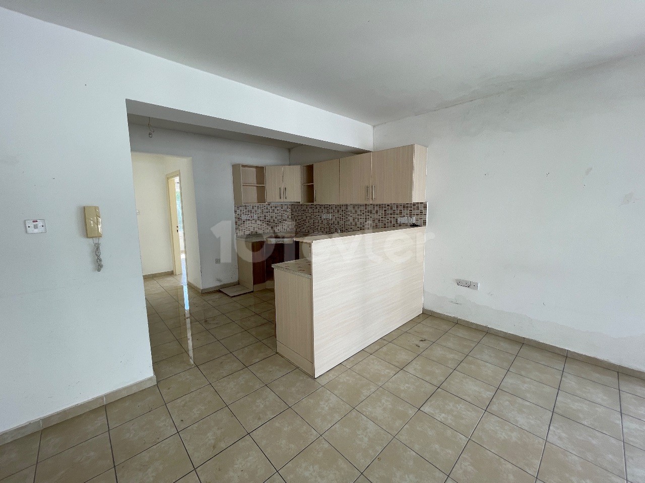 KIBRIS GİRNE ALSANCAK BÖLGESİNDE 2+1 SARILIK DAİRE