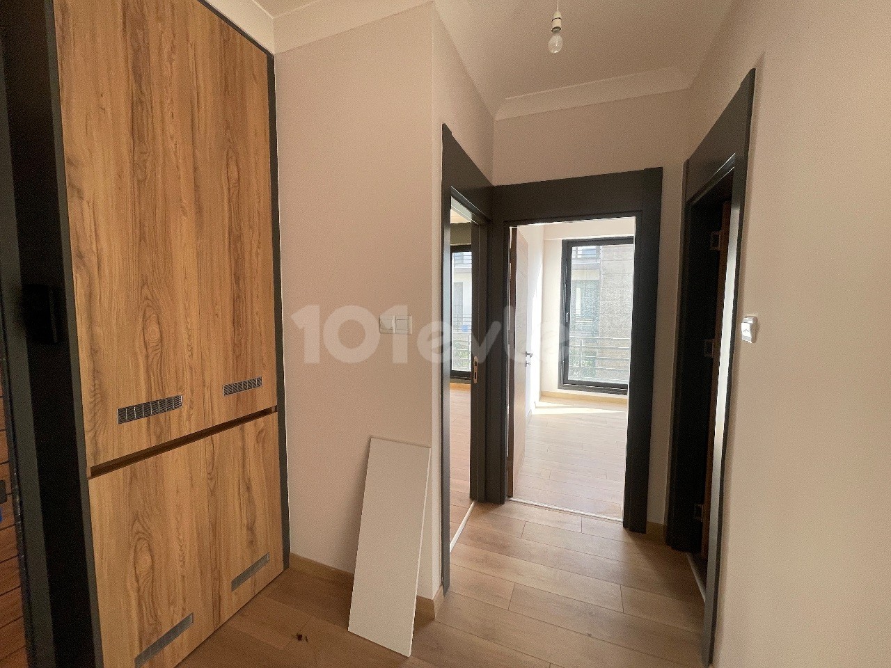 KIBRIS GİRNE MERKEZDE ORTAK HAVUZLU SİTEDE 2+1 SATILIK DAİRE