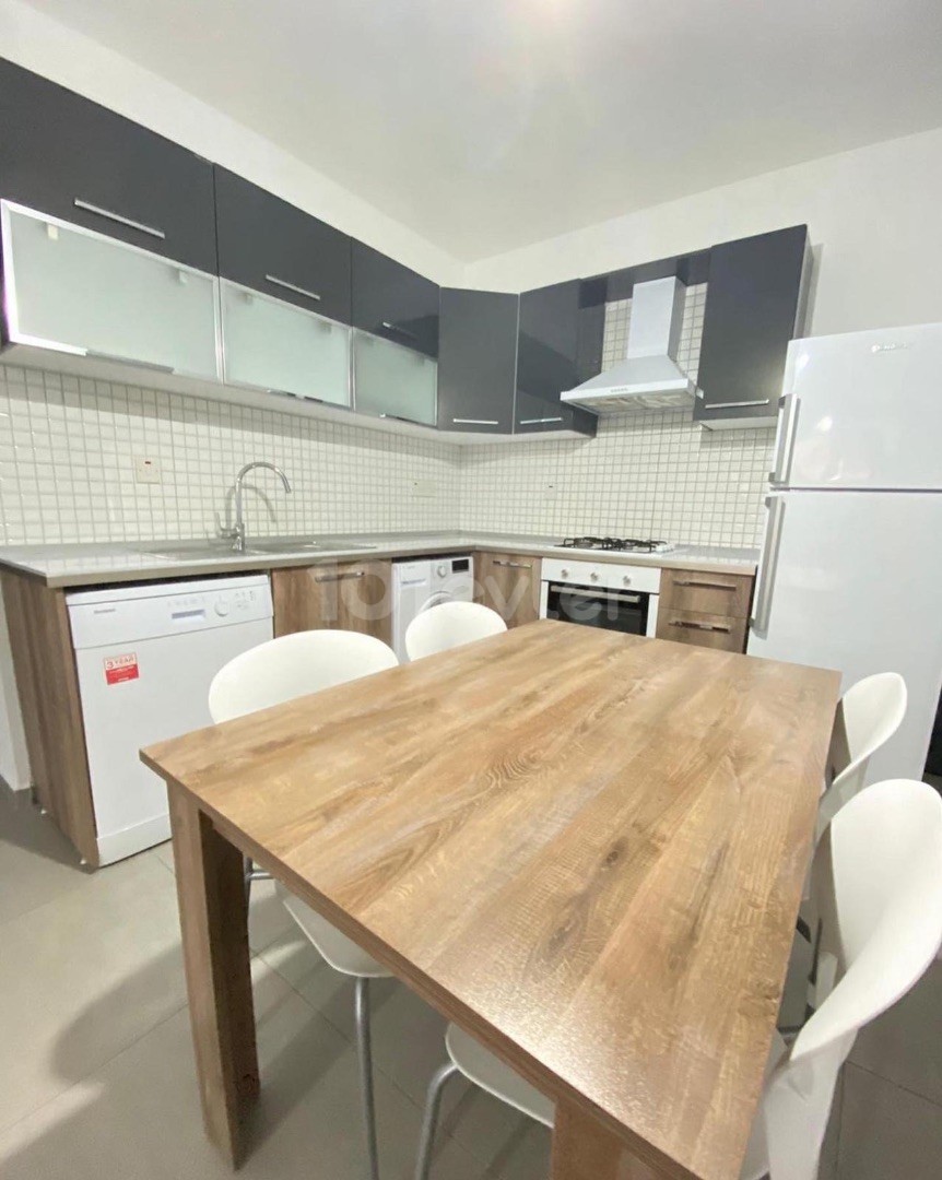 2+1 WOHNUNG ZU VERMIETEN IN ZYPERN KYRENIA ZENTRUM ** 