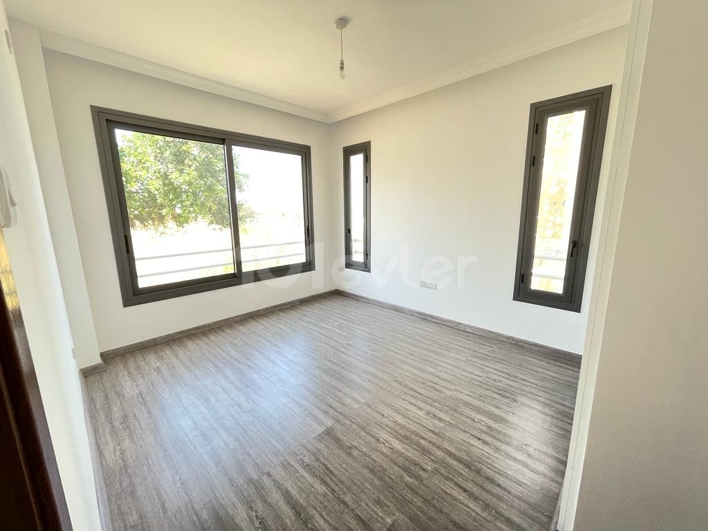 Flat To Rent in Alsancak, Kyrenia