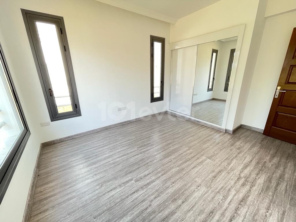 Flat To Rent in Alsancak, Kyrenia