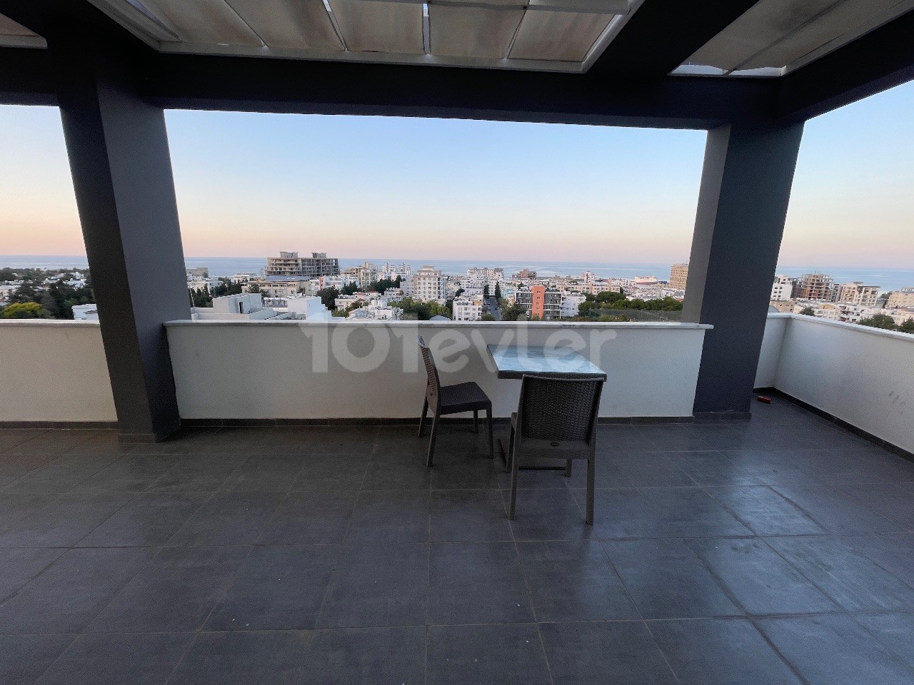 Penthouse Kaufen in Girne Merkez, Kyrenia