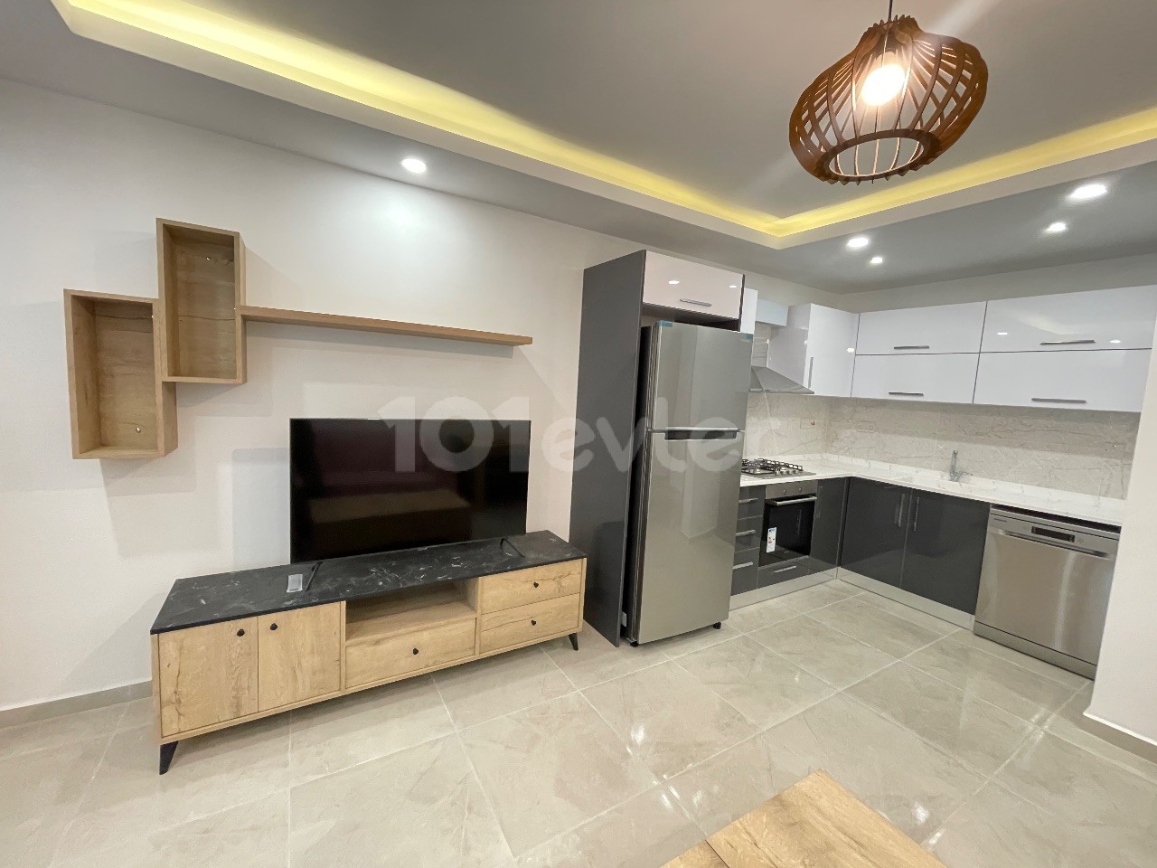 KIBRIS GİRNE ALSANCAK BÖLGESİNDE ORTAK HAVUZLU SİTEDE 1+1 SATILIK DAİRE