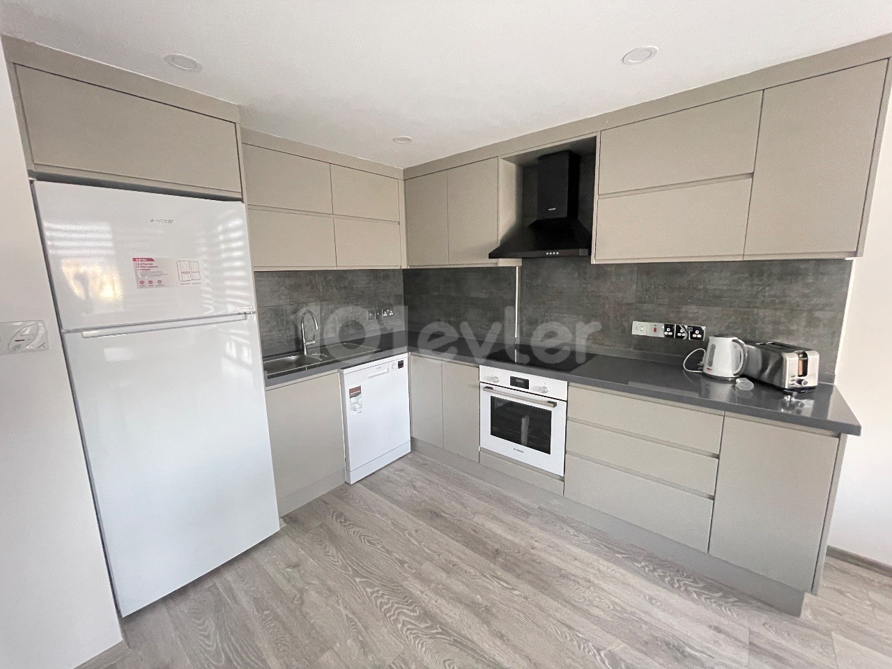 Flat To Rent in Girne Merkez, Kyrenia