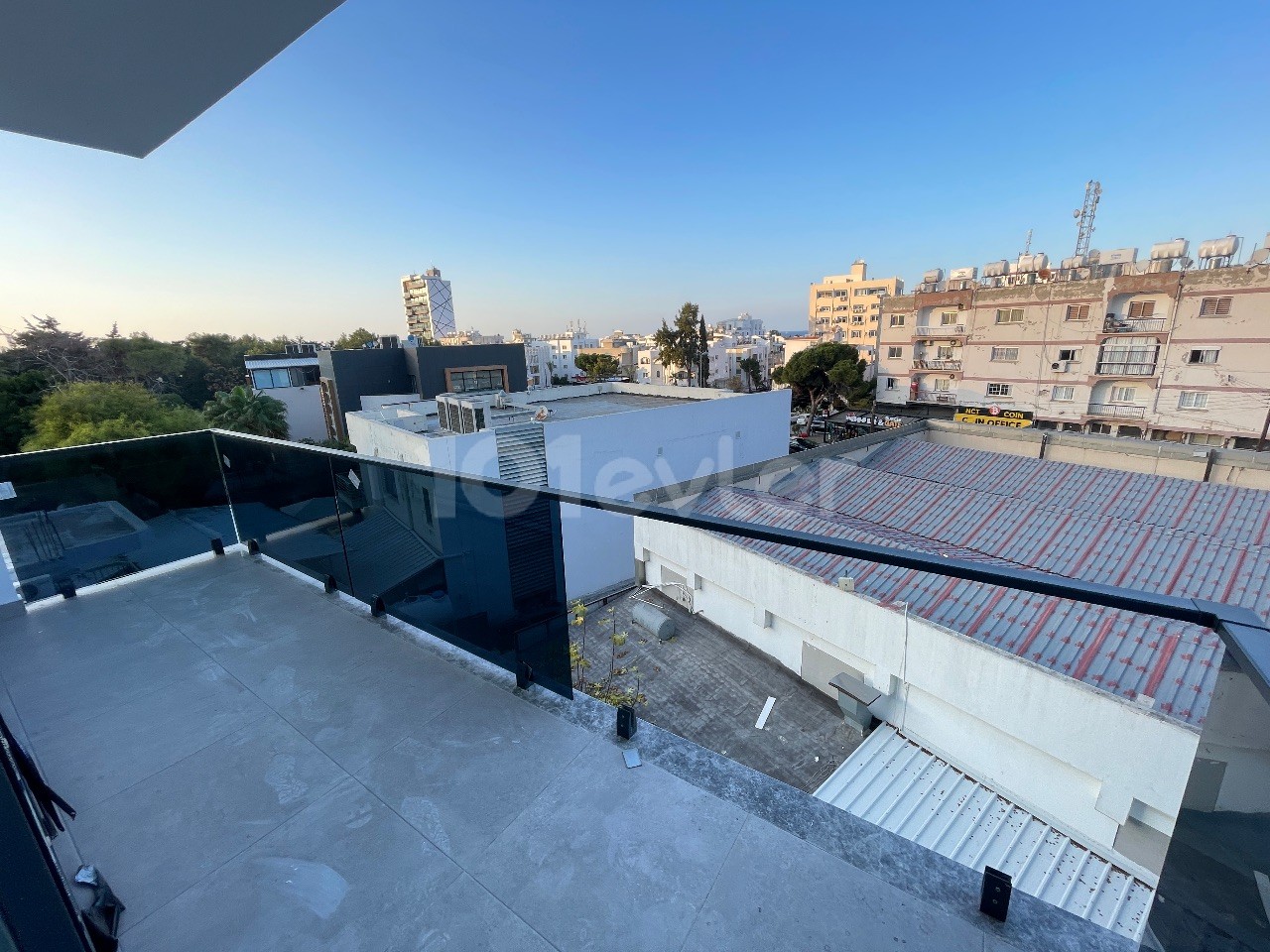 3+1 FLAT FOR SALE IN THE CENTER OF CYPRUS KYRENIA