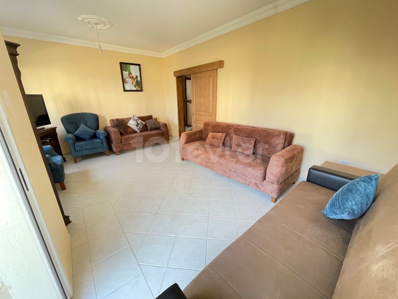 3+1 FLAT FOR SALE IN THE CENTER OF CYPRUS KYRENIA