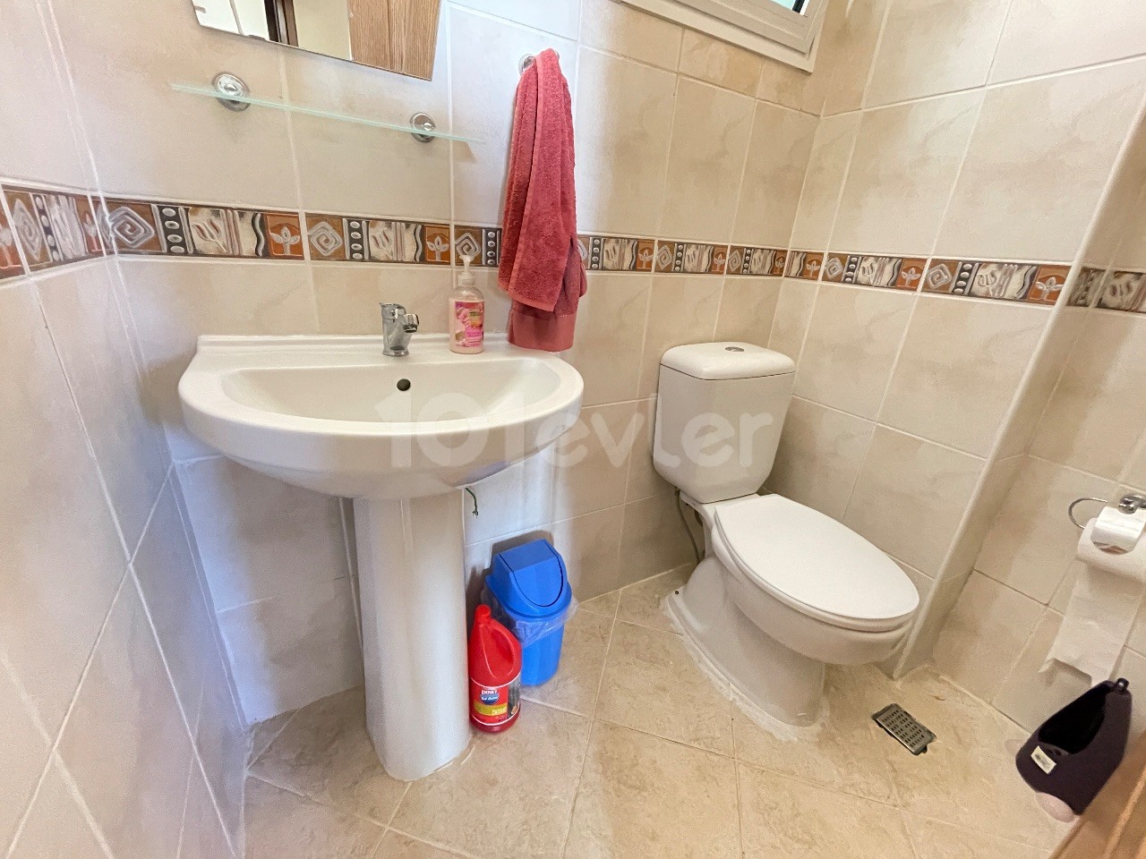 3+1 FLAT FOR SALE IN THE CENTER OF CYPRUS KYRENIA