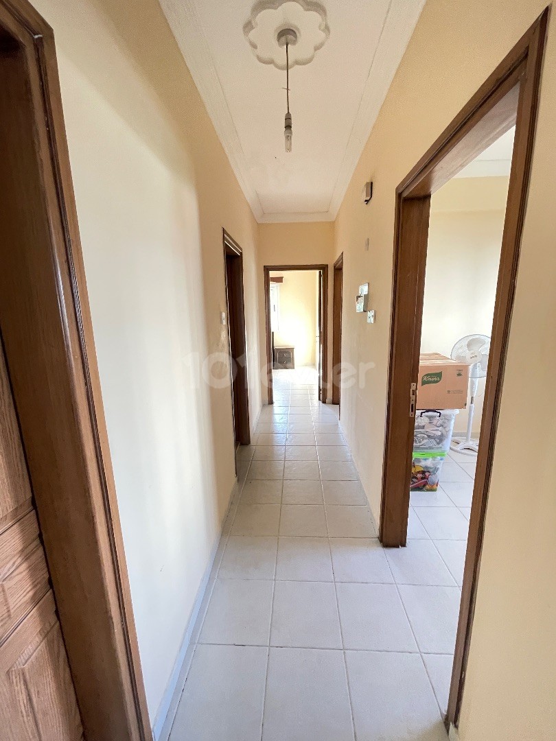 3+1 FLAT FOR SALE IN THE CENTER OF CYPRUS KYRENIA