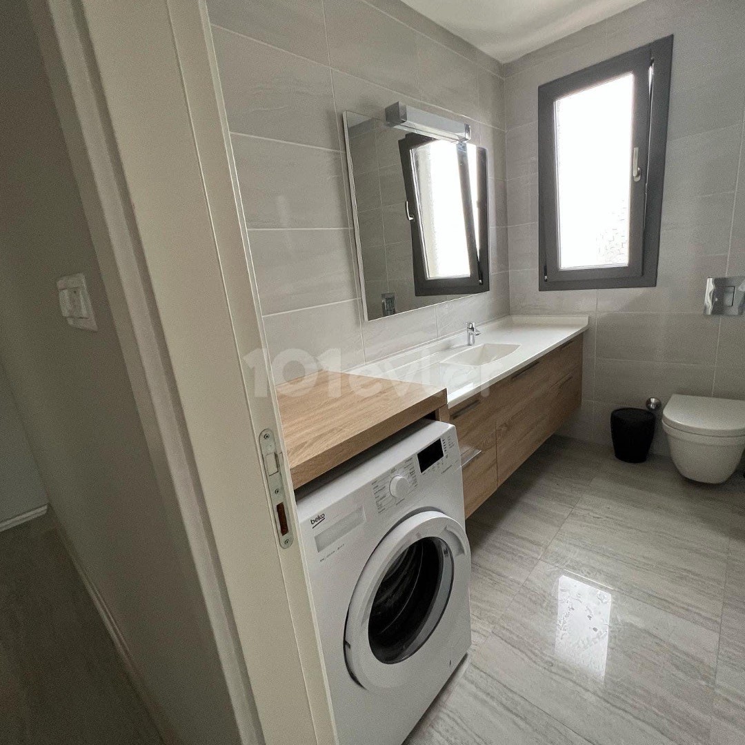 KIBRIS GİRNE MERKEZDE LÜKS 3+1 SATILIK PENTHOUSE