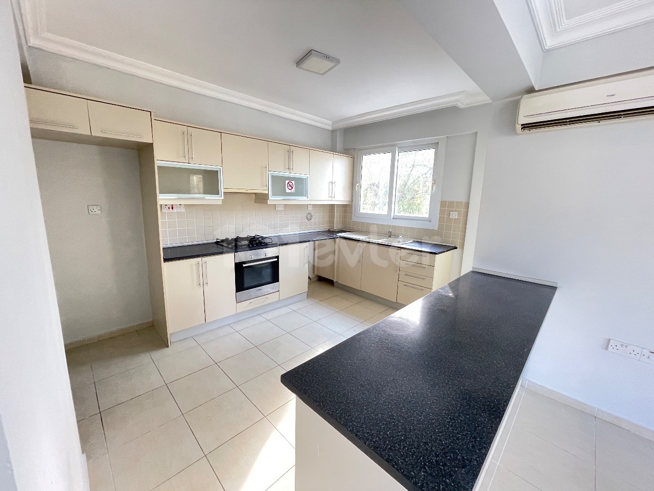 Flat For Sale in Alsancak, Kyrenia