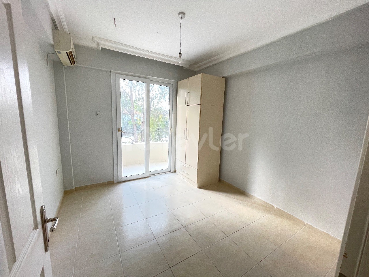 Flat For Sale in Alsancak, Kyrenia