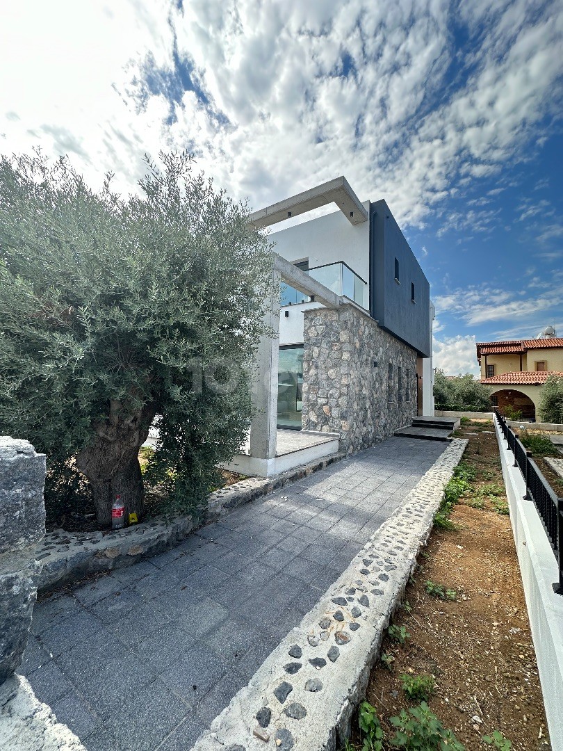 3+1 VILLA FOR SALE IN CYPRUS GİRNE ÇATALKOY REGION