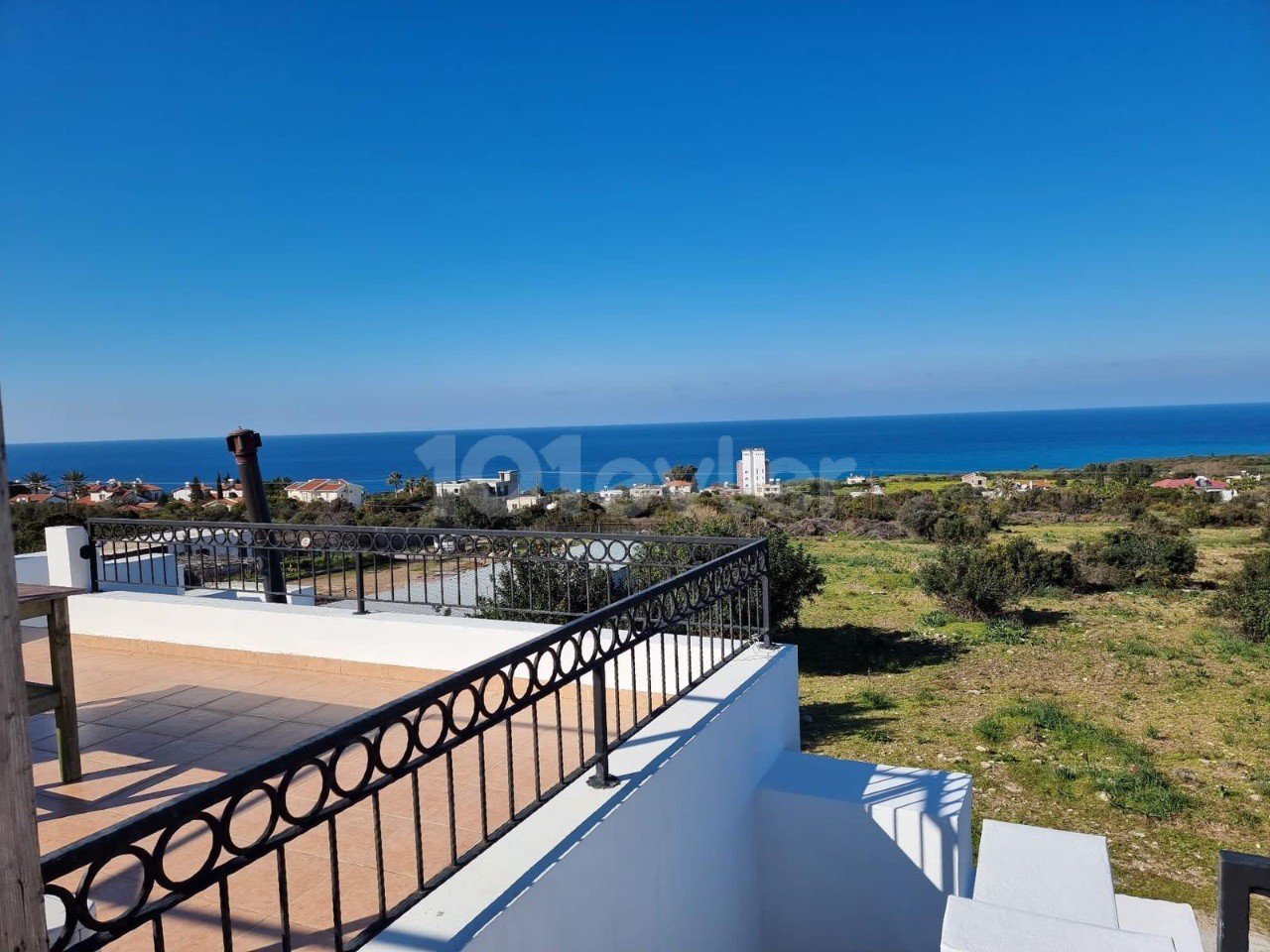 2+1 VILLA ZU VERKAUFEN IN DER REGION KYRENIA KARŞIYAKA, ZYPERN