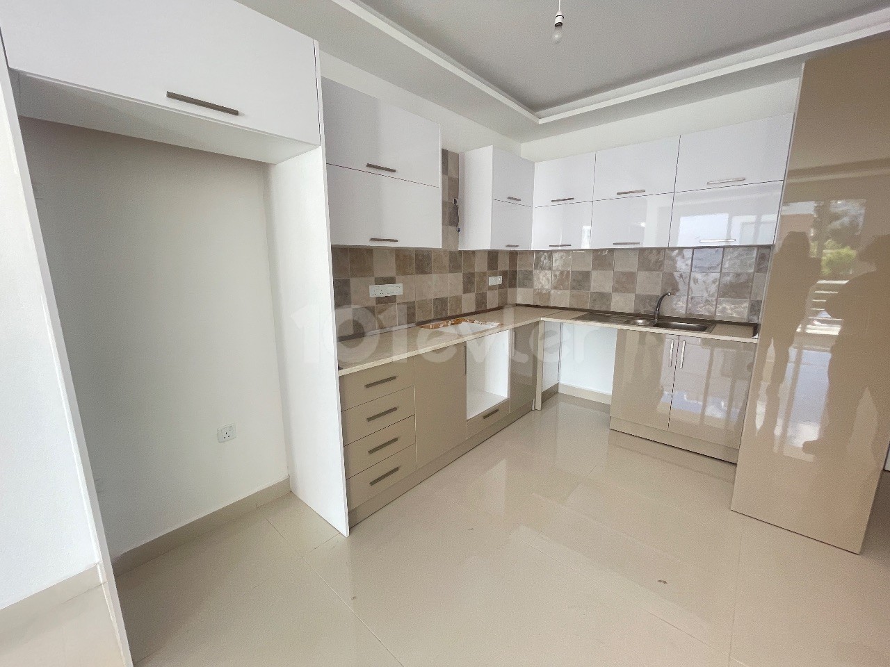 KIBRIS GİRNE ALSANCAK BÖLGESİNDE  2+1 SATILIK DAİRE