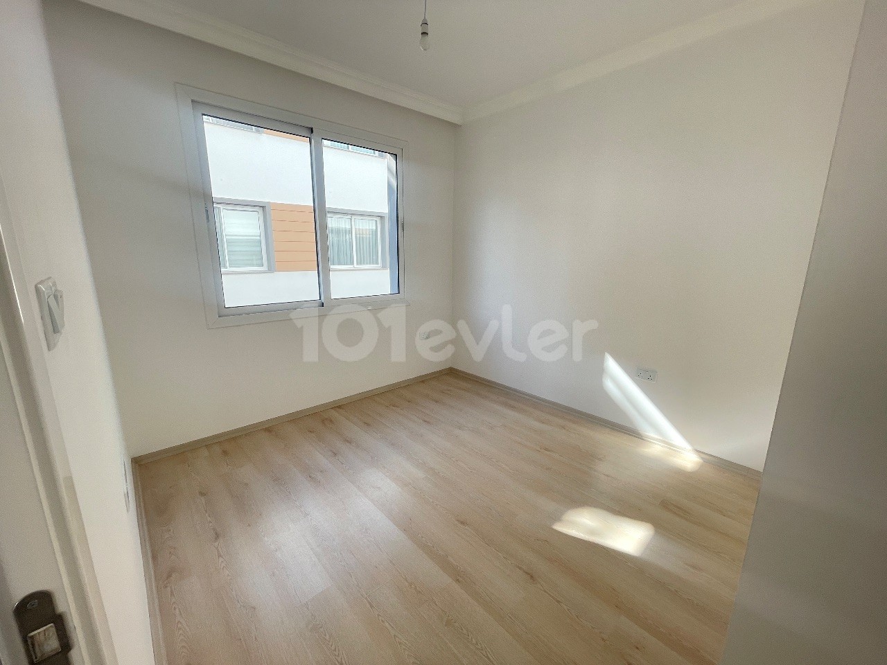 KIBRIS GİRNE ALSANCAK BÖLGESİNDE  2+1 SATILIK DAİRE