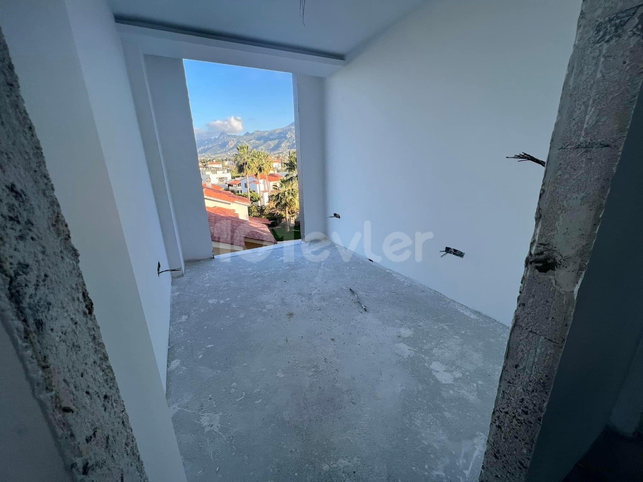 3+1 APARTMENT FOR SALE IN THE CENTER OF CYPRUS GİRNE 