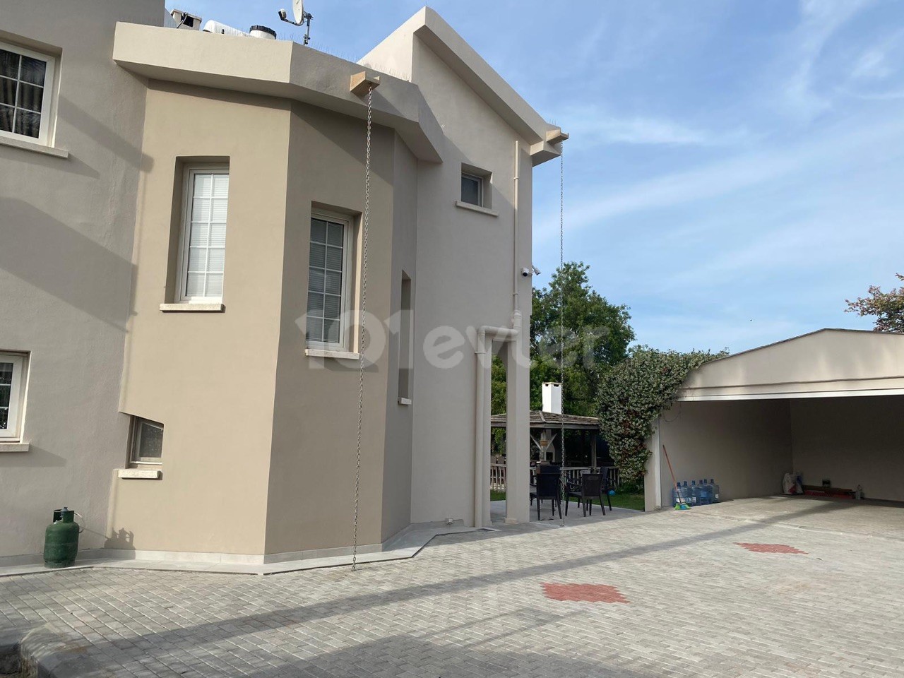 4+1 VILLA ZUM VERKAUF IM ZENTRUM VON ZYPERN KYRENIA