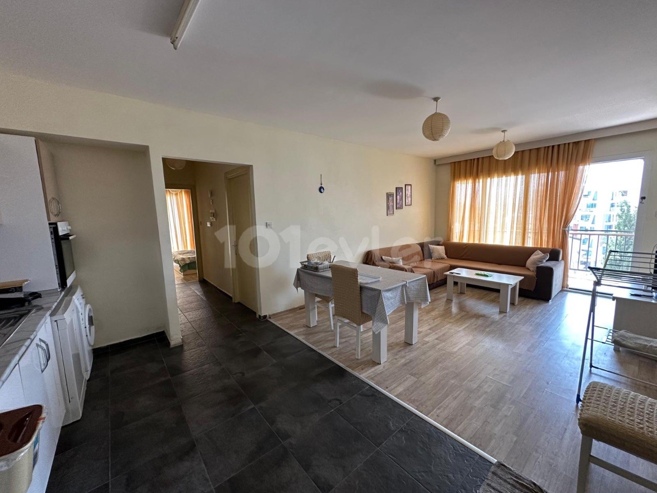 2+1 FLAT FOR SALE IN THE CENTER OF CYPRUS KYRENIA