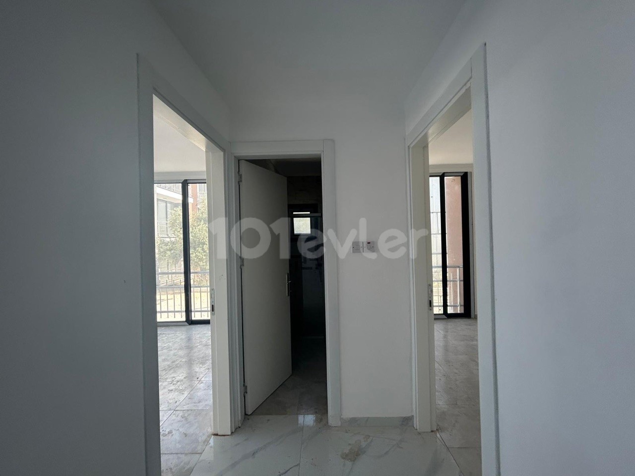 2+1 WOHNUNG ZUM VERKAUF IN ZYPERN KYRENIA LAPTA REGION